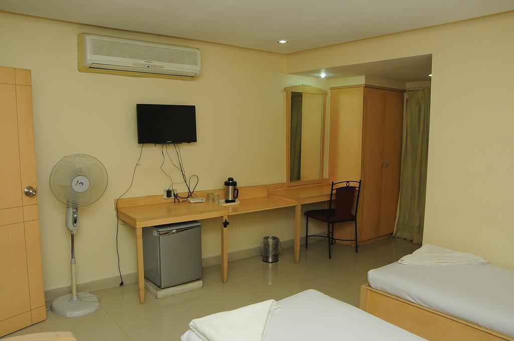 Hotel Padmini Residency Hyderabad Ngoại thất bức ảnh